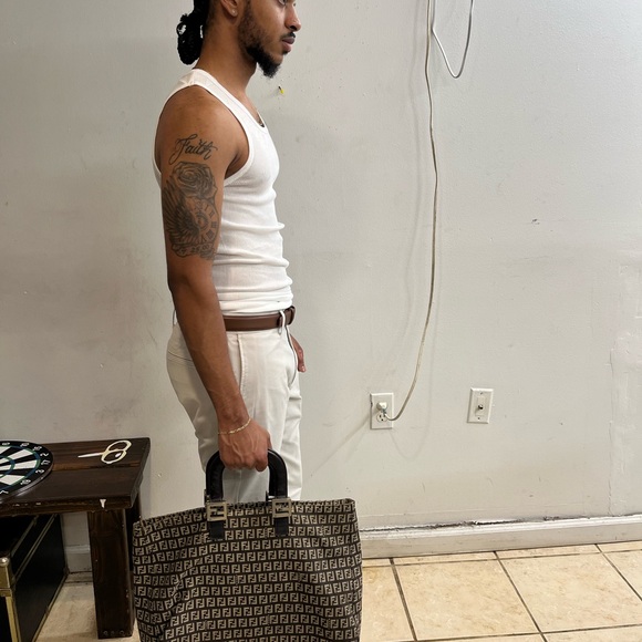 Fendi bag - Picture 1 of 14
